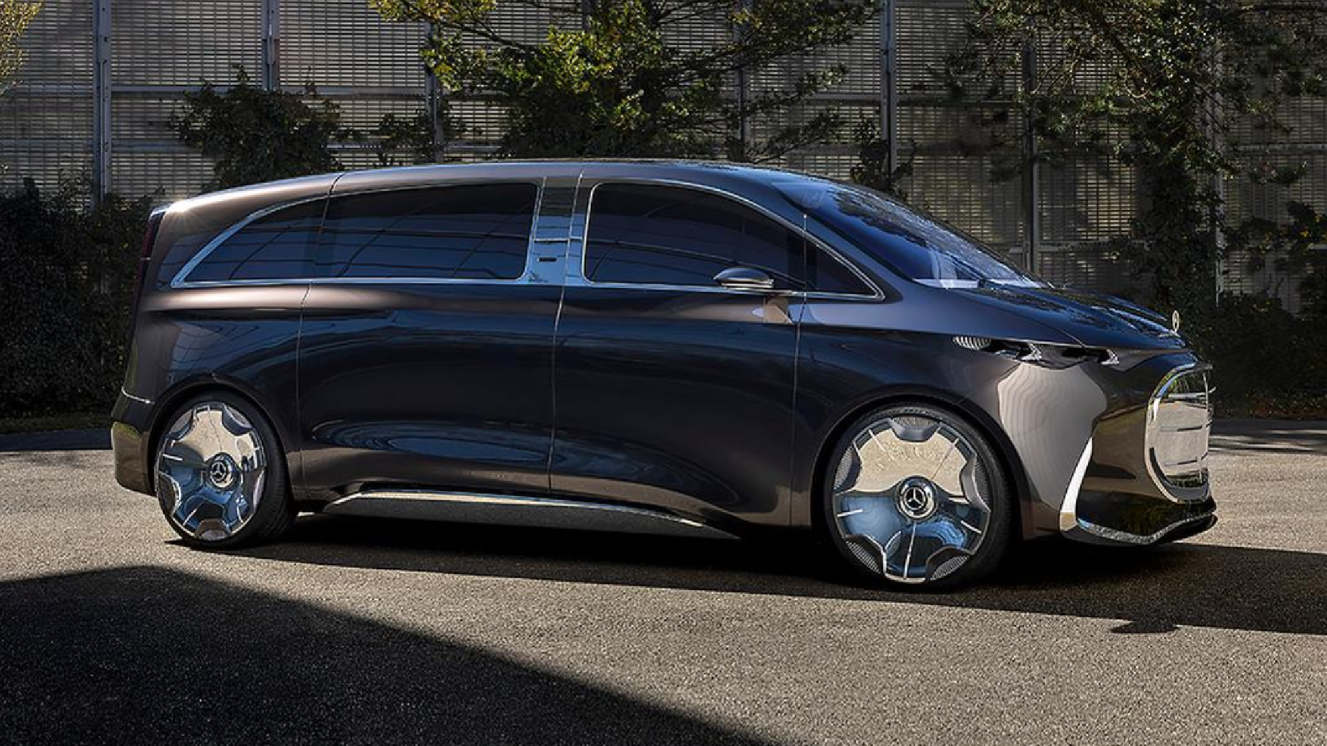 Wild Mercedes-Benz Vision V previews next V-Class